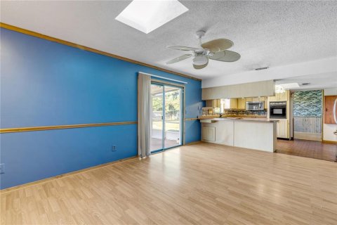 House in Port Orange, Florida 3 bedrooms, 157.47 sq.m. № 2238065 - photo 6
