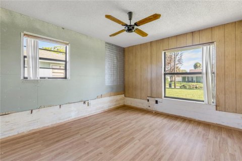House in Port Orange, Florida 3 bedrooms, 157.47 sq.m. № 2238065 - photo 17