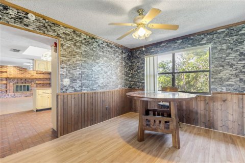 House in Port Orange, Florida 3 bedrooms, 157.47 sq.m. № 2238065 - photo 11