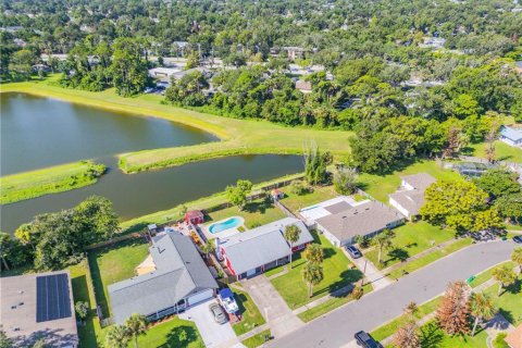 House in Port Orange, Florida 3 bedrooms, 157.47 sq.m. № 2238065 - photo 29