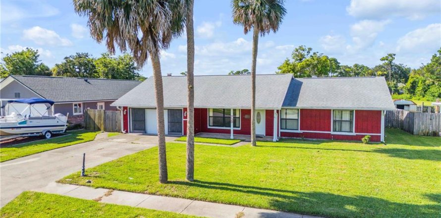 House in Port Orange, Florida 3 bedrooms, 157.47 sq.m. № 2238065