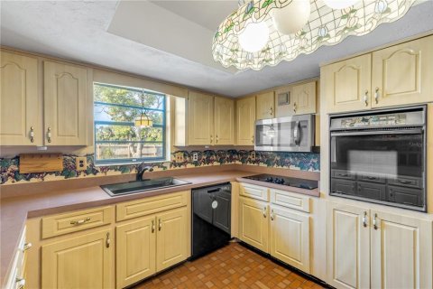House in Port Orange, Florida 3 bedrooms, 157.47 sq.m. № 2238065 - photo 7