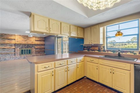 House in Port Orange, Florida 3 bedrooms, 157.47 sq.m. № 2238065 - photo 5