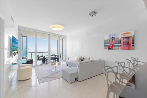 Condominio en Sunny Isles Beach, Florida, 1 dormitorio № 2089126