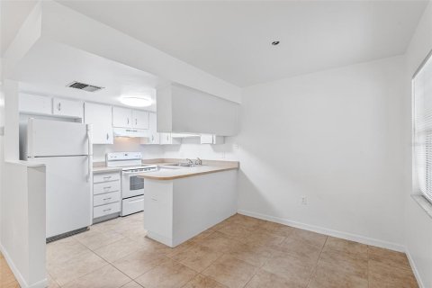 Appartement à louer à Saint Petersburg, Floride: 1 chambre, 59.46 m2 № 2400197 - photo 4
