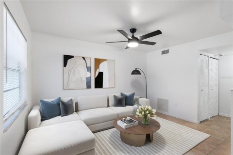 Appartement à louer à Saint Petersburg, Floride: 1 chambre, 59.46 m2 № 2400197 - photo 2