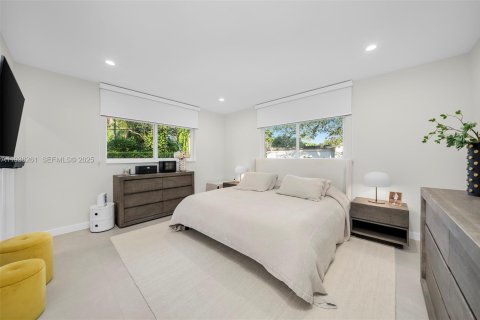 House in Pinecrest, Florida 3 bedrooms, 189.15 sq.m. № 1994306 - photo 15