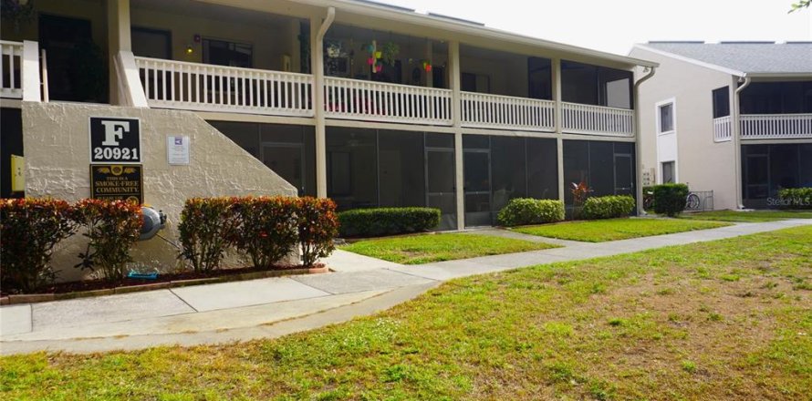 Condo in Lutz, Florida, 1 bedroom  № 2143343