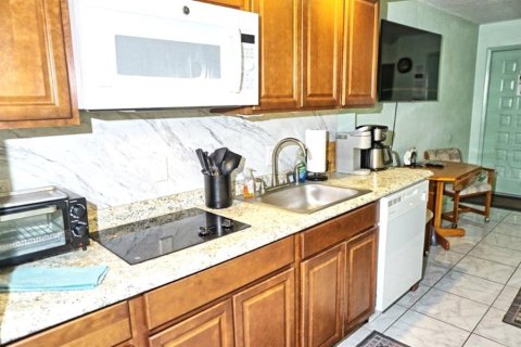 Condo in Lutz, Florida, 1 bedroom  № 2143343 - photo 8