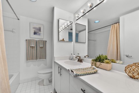 Condo in St. Lucie, Florida, 2 bedrooms  № 2192180 - photo 14