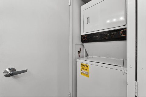 Condo in St. Lucie, Florida, 2 bedrooms  № 2192180 - photo 15