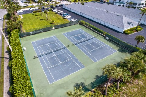 Condo in St. Lucie, Florida, 2 bedrooms  № 2192180 - photo 17