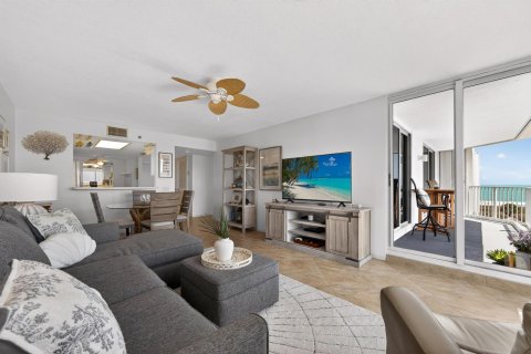 Condo in St. Lucie, Florida, 2 bedrooms  № 2192180 - photo 3