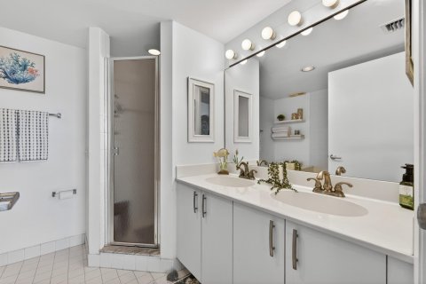 Condo in St. Lucie, Florida, 2 bedrooms  № 2192180 - photo 11