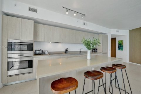 Condominio en alquiler en Hollywood, Florida, 3 dormitorios, 164.53 m2 № 2060114 - foto 2