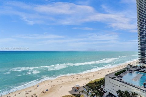 Condominio en alquiler en Hollywood, Florida, 3 dormitorios, 164.53 m2 № 2060114 - foto 17