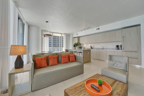 Condominio en alquiler en Hollywood, Florida, 3 dormitorios, 164.53 m2 № 2060114 - foto 4