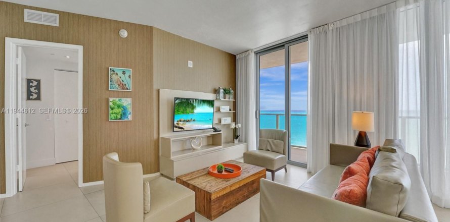 Condominio en Hollywood, Florida, 3 dormitorios  № 2060114