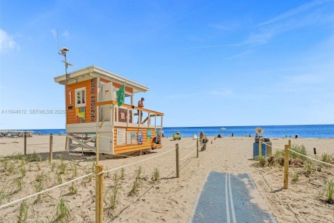 Condominio en alquiler en Hollywood, Florida, 3 dormitorios, 164.53 m2 № 2060114 - foto 10