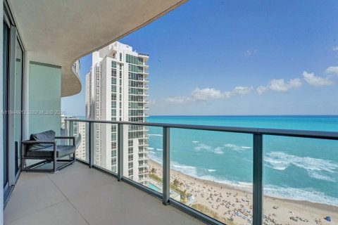Condominio en alquiler en Hollywood, Florida, 3 dormitorios, 164.53 m2 № 2060114 - foto 25