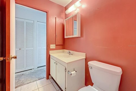 Condo in Saint Petersburg, Florida, 2 bedrooms  № 1688197 - photo 12