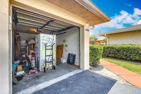 Condo in Saint Petersburg, Florida, 2 bedrooms  № 1688197 - photo 28