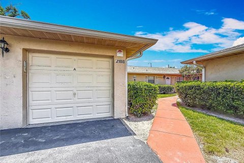 Condo in Saint Petersburg, Florida, 2 bedrooms  № 1688197 - photo 3
