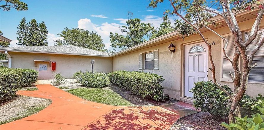 Condo in Saint Petersburg, Florida, 2 bedrooms № 1688197