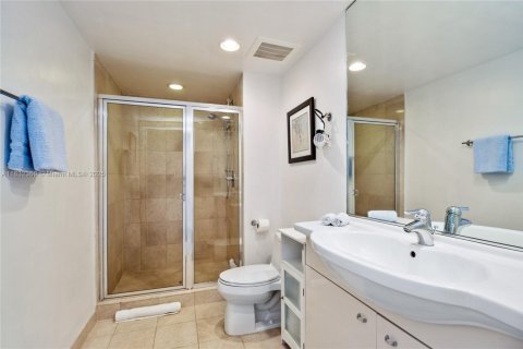 Condo in Hallandale Beach, Florida, 1 bedroom  № 1888787 - photo 15