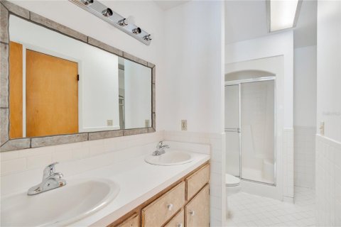 Casa en venta en Orlando, Florida, 4 dormitorios, 205.87 m2 № 1915765 - foto 17