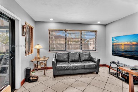 Купить виллу или дом в Хомстед, Флорида 3 спальни, 120.03м2, № 2025734 - фото 16