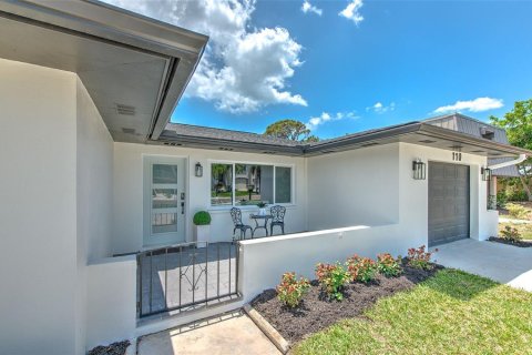 Casa en venta en Belleair Beach, Florida, 3 dormitorios, 148.74 m2 № 1673430 - foto 2