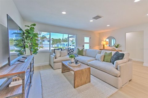 Casa en venta en Belleair Beach, Florida, 3 dormitorios, 148.74 m2 № 1673430 - foto 4