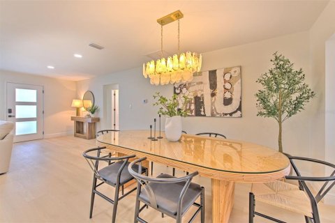 Casa en venta en Belleair Beach, Florida, 3 dormitorios, 148.74 m2 № 1673430 - foto 9