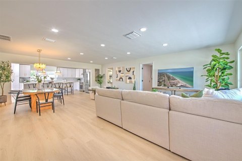 Casa en venta en Belleair Beach, Florida, 3 dormitorios, 148.74 m2 № 1673430 - foto 5