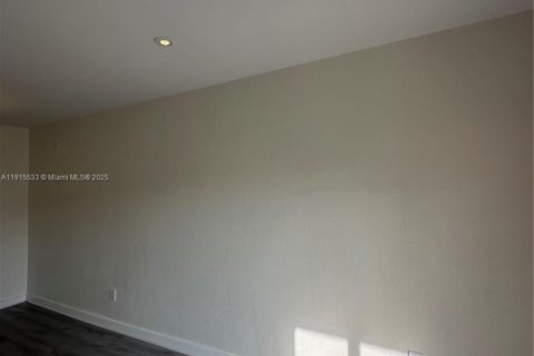 Condominio en venta en Miami, Florida, 1 dormitorio, 62.34 m2 № 1973427 - foto 18