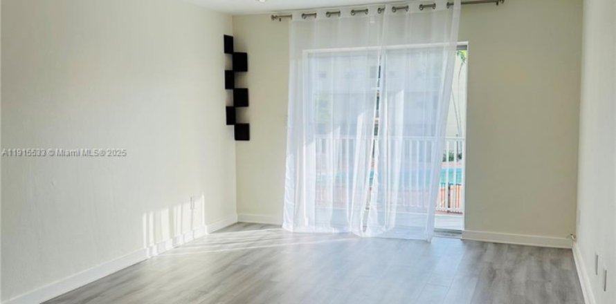 Condo à Miami, Floride, 1 chambre  № 1973427
