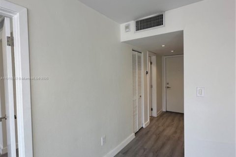 Copropriété à vendre à Miami, Floride: 1 chambre, 62.34 m2 № 1973427 - photo 3