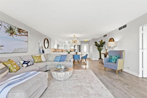 Condominio en alquiler en Saint Petersburg, Florida, 2 dormitorios, 111.48 m2 № 1900650 - foto 7