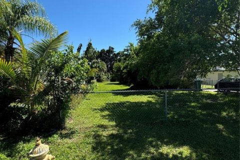 Land in Naples, Florida № 1909403 - photo 1