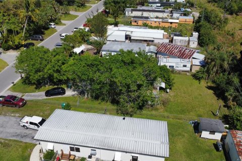 Land in Naples, Florida № 1909403 - photo 6