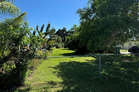 Land in Naples, Florida № 1909403 - photo 2