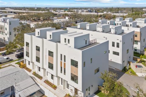 Touwnhouse à Saint Petersburg, Floride 3 chambres, 192.96 m2 № 2111957