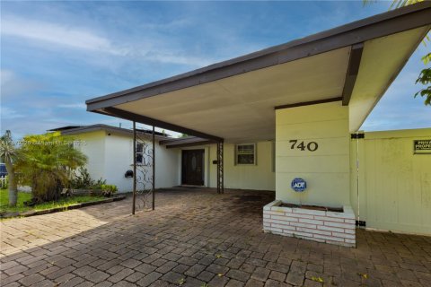 House in Hollywood, Florida 3 bedrooms, 151.34 sq.m. № 1927798 - photo 6