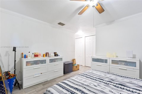 House in Hollywood, Florida 3 bedrooms, 151.34 sq.m. № 1927798 - photo 18