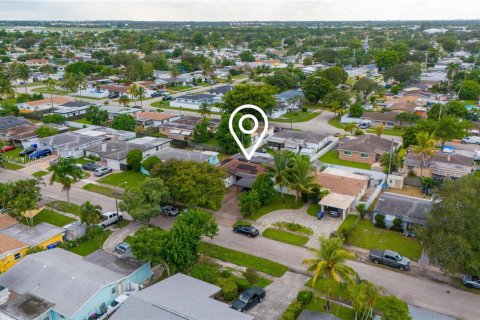 House in Hollywood, Florida 3 bedrooms, 151.34 sq.m. № 1927798 - photo 27