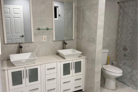 Townhouse in Fort Lauderdale, Florida 3 bedrooms, 218.32 sq.m. № 1982384 - photo 29