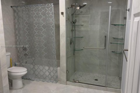 Townhouse in Fort Lauderdale, Florida 3 bedrooms, 218.32 sq.m. № 1982384 - photo 28