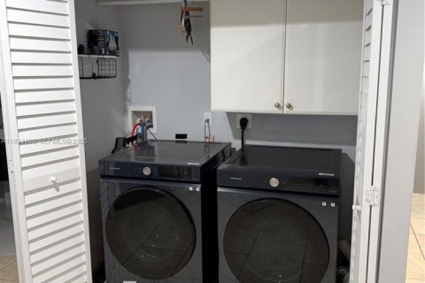 Townhouse in Fort Lauderdale, Florida 3 bedrooms, 218.32 sq.m. № 1982384 - photo 30