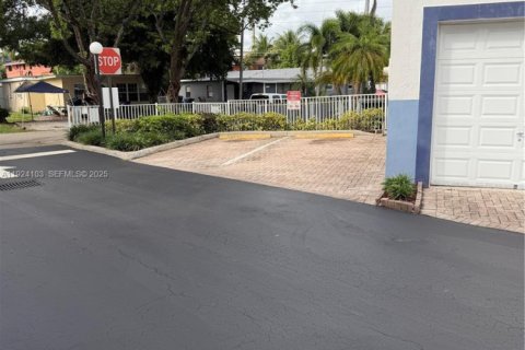 Townhouse in Fort Lauderdale, Florida 3 bedrooms, 218.32 sq.m. № 1982384 - photo 6